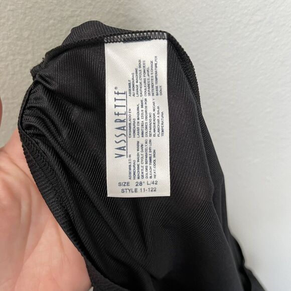 Vassarette | Slip Skirt Lingerie Size Large Y2K Black Nylon Lace Trim 16” Slit - Picture 5 of 6